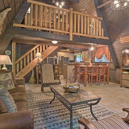 Snuggle Inn In The Heart Of Chalet Village! 개틀린버그 외부 사진
