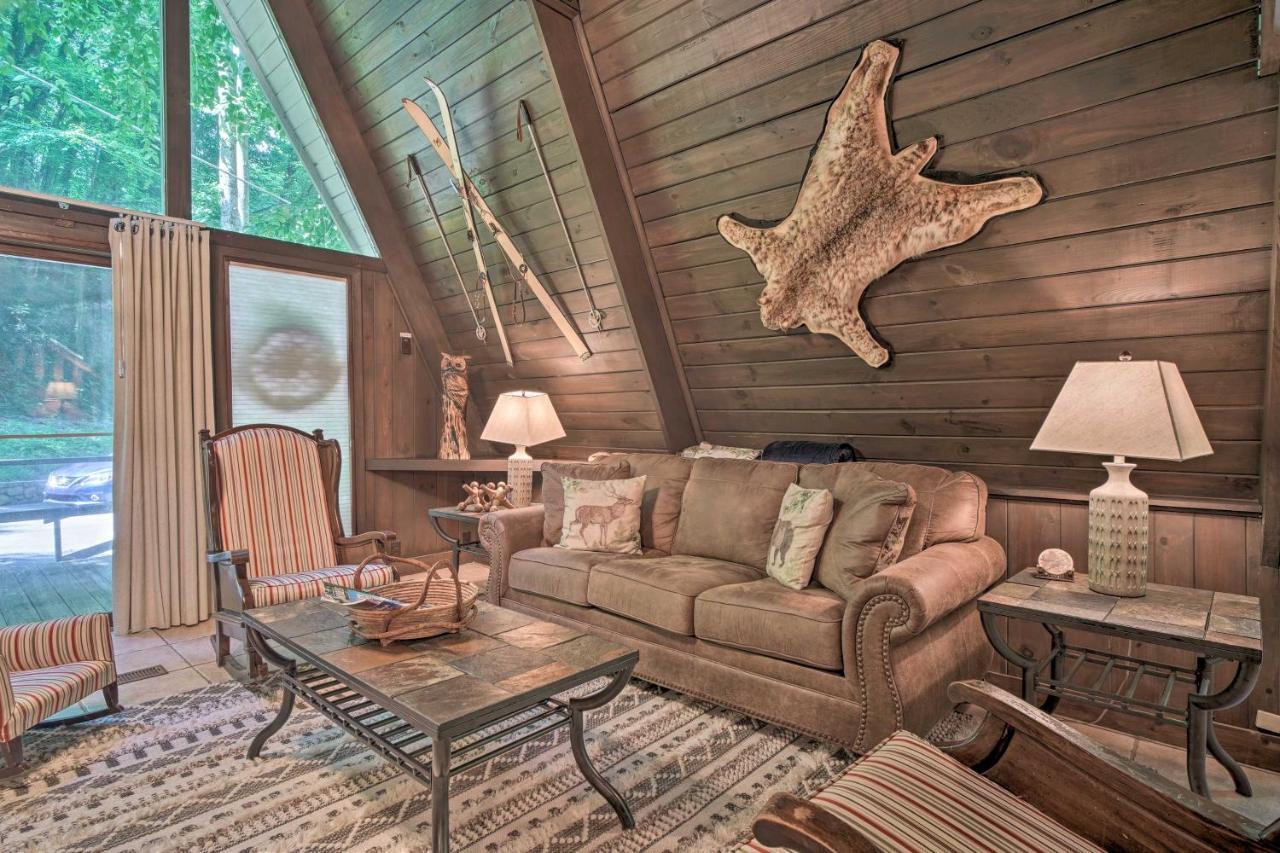 Snuggle Inn In The Heart Of Chalet Village! 개틀린버그 외부 사진