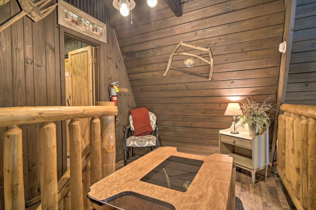 Snuggle Inn In The Heart Of Chalet Village! 개틀린버그 외부 사진