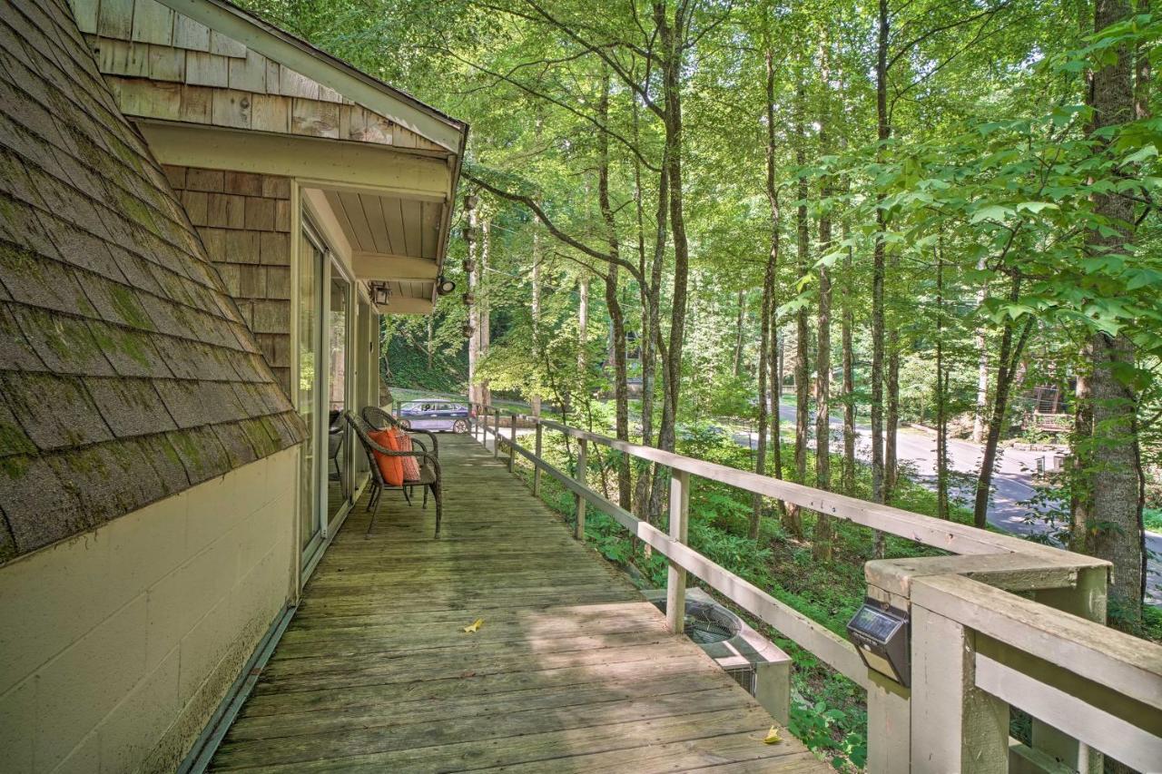 Snuggle Inn In The Heart Of Chalet Village! 개틀린버그 외부 사진