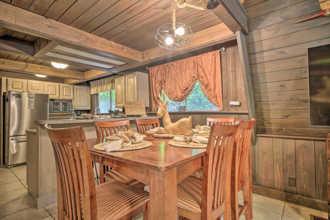 Snuggle Inn In The Heart Of Chalet Village! 개틀린버그 외부 사진