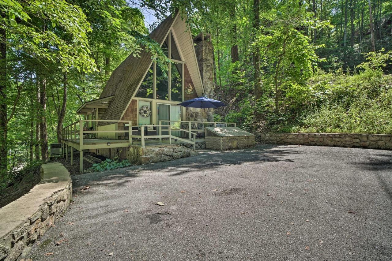 Snuggle Inn In The Heart Of Chalet Village! 개틀린버그 외부 사진
